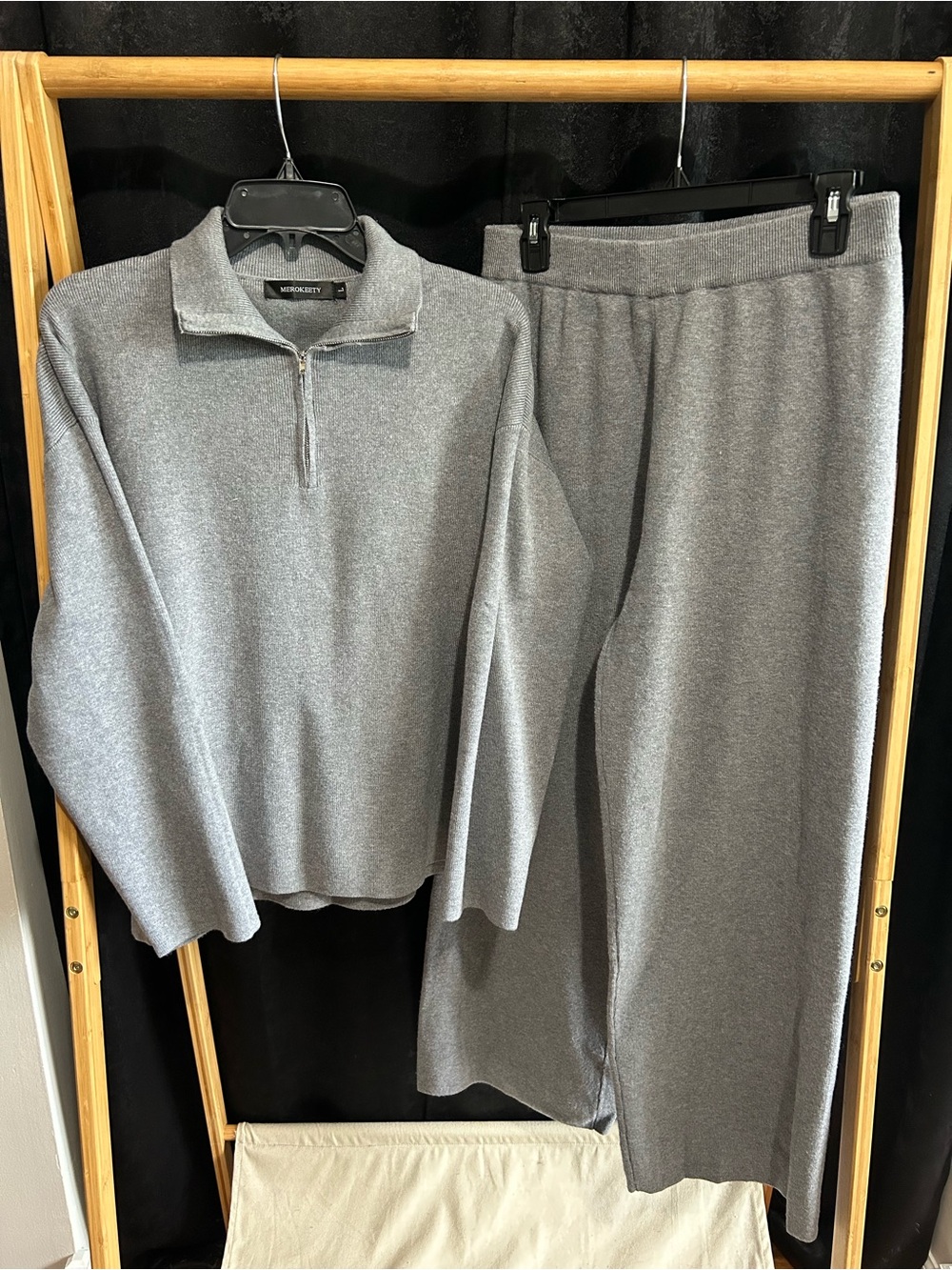 Merokeety Heather Gray Knit Jogger Pants